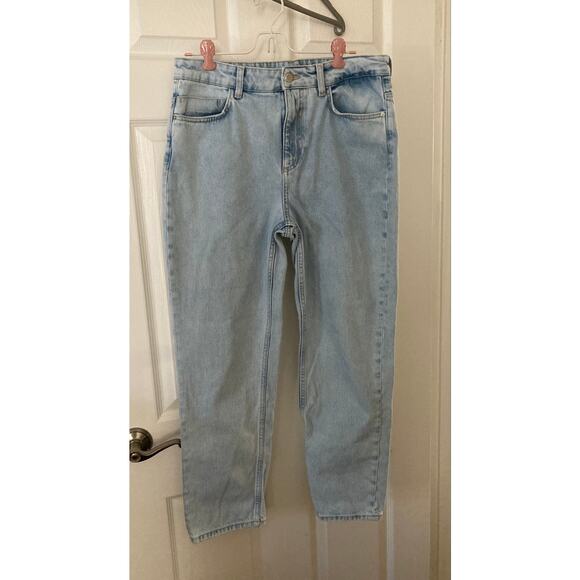 Zara Women's High Rise Mom Denim Jeans, tapered leg, light wash, size 8 - Picture 8 of 11